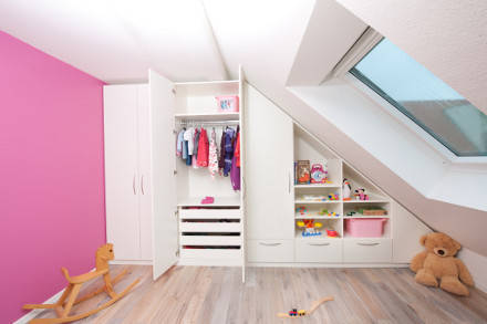 Dachschragenschrank Fur S Kinderzimmer By Meine Mobelmanufaktur