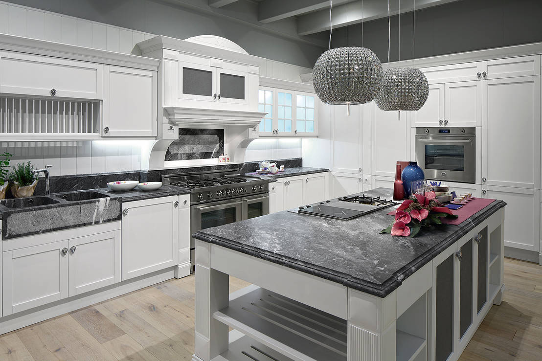 Anche i pensili per cucina sono ergonomici Cappe isola più belle