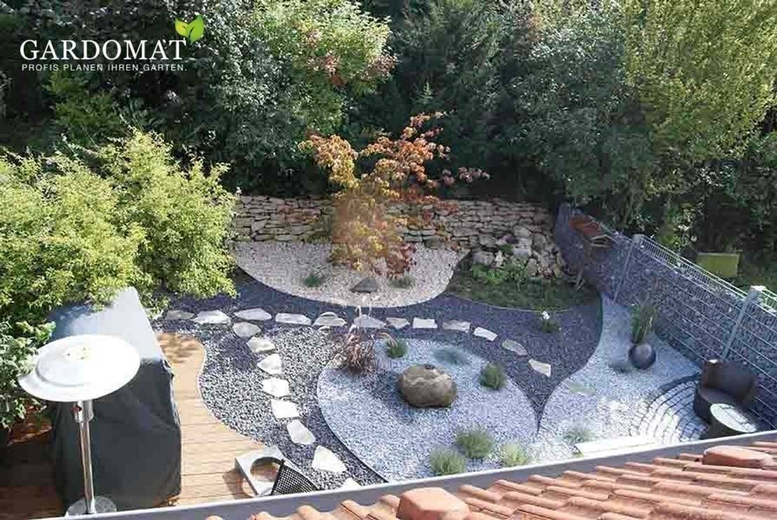 Kiesgarten mit zentralem Quellstein von GARDOMAT - Die ...