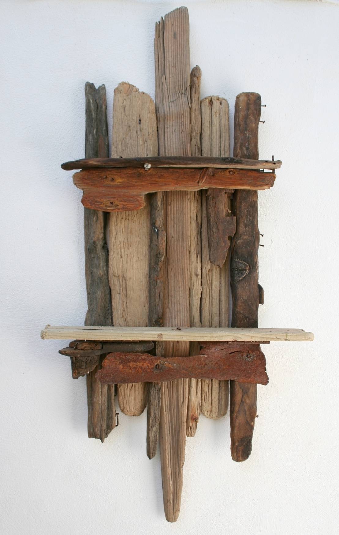 Driftwood Shelves homify