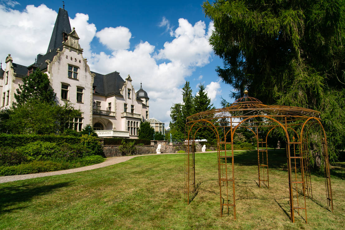 Gazebo in ferro. tra giardini e terrazze
