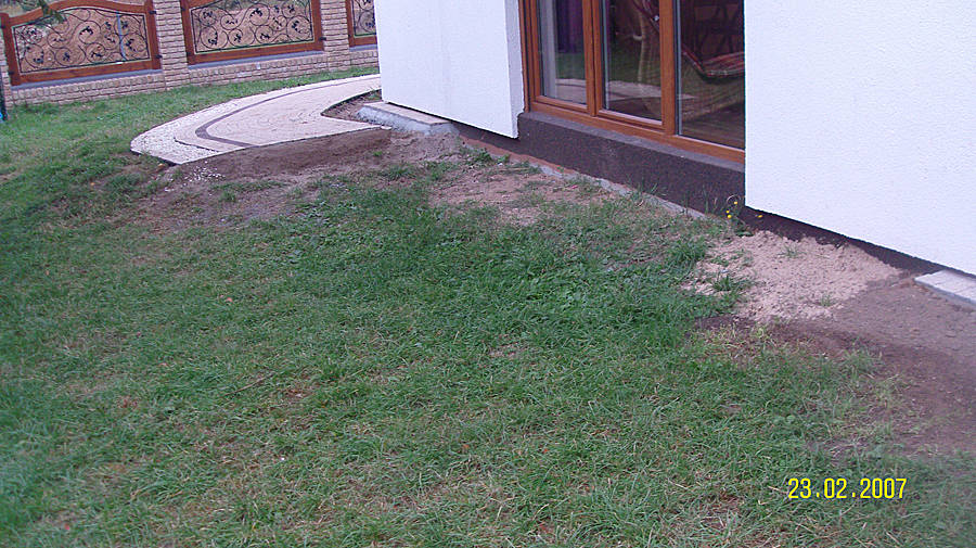 So könnt ihr eure Holzterrasse ganz einfach selbst bauen