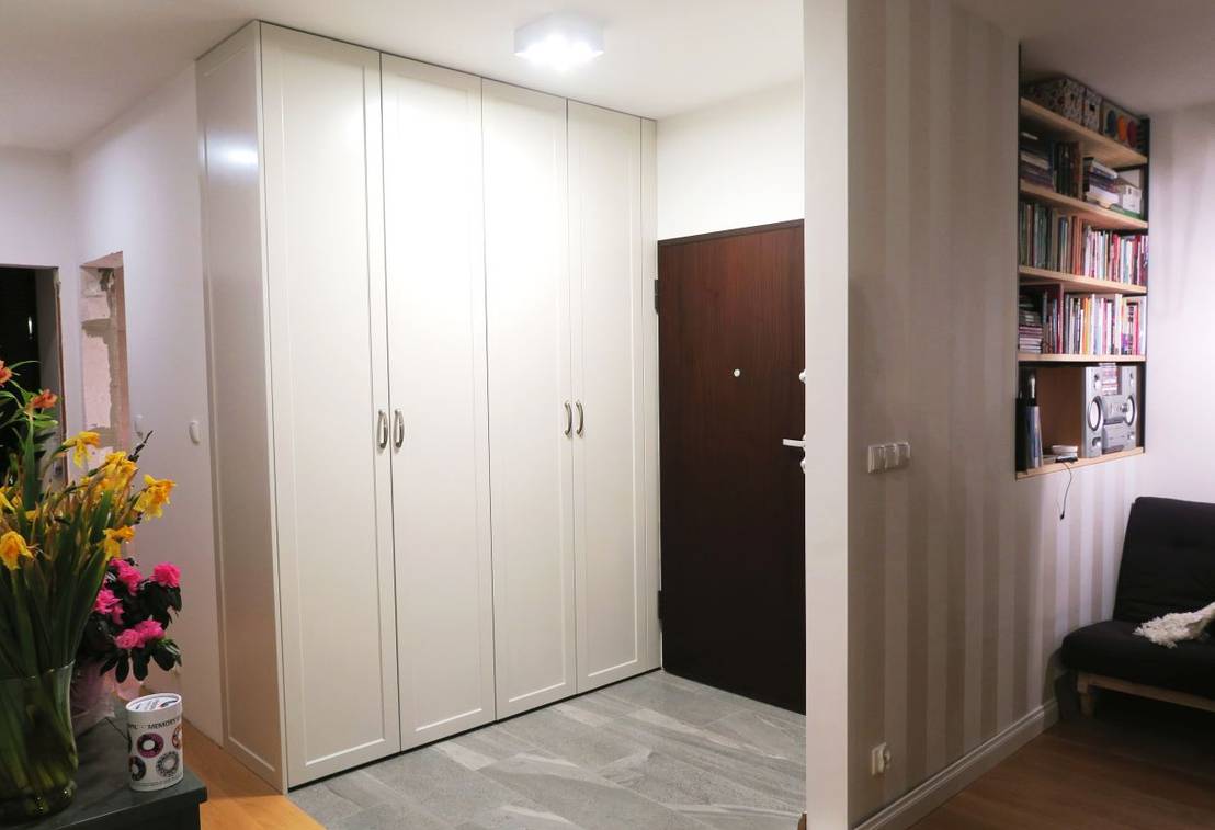 Szafy Wnekowe Na Wymiar Do Przedpokoju W Stylu Angielskim Homify