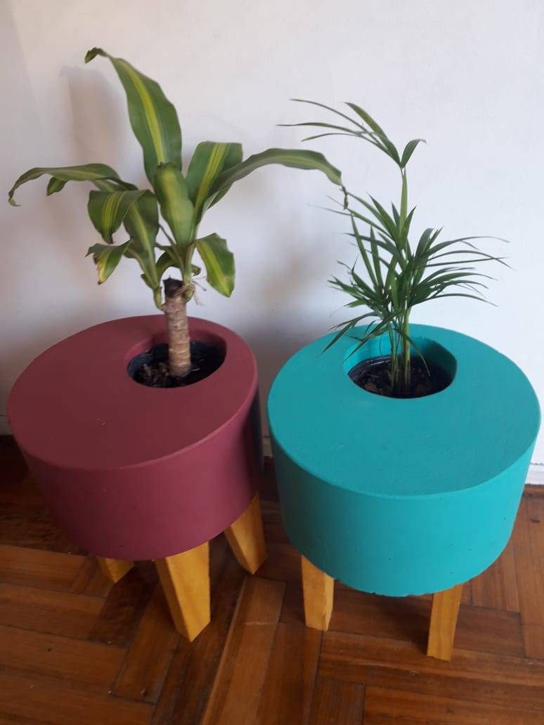 Maceta Cementicia Excentrica Pintada A Color Sobre Catre De Madera Homify Macetas de concreto con borde, pintadas en color cerámico. maceta cementicia excentrica pintada a