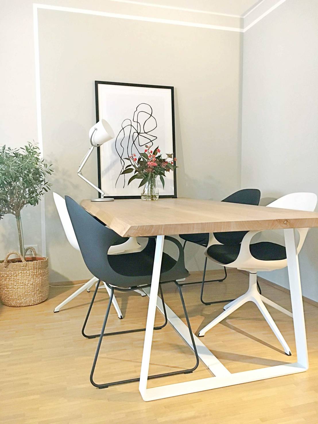 Esstisch Mit Rahmengestell Aus Stahl Modell Ole By Stamm Tisch Design Gmbh Homify