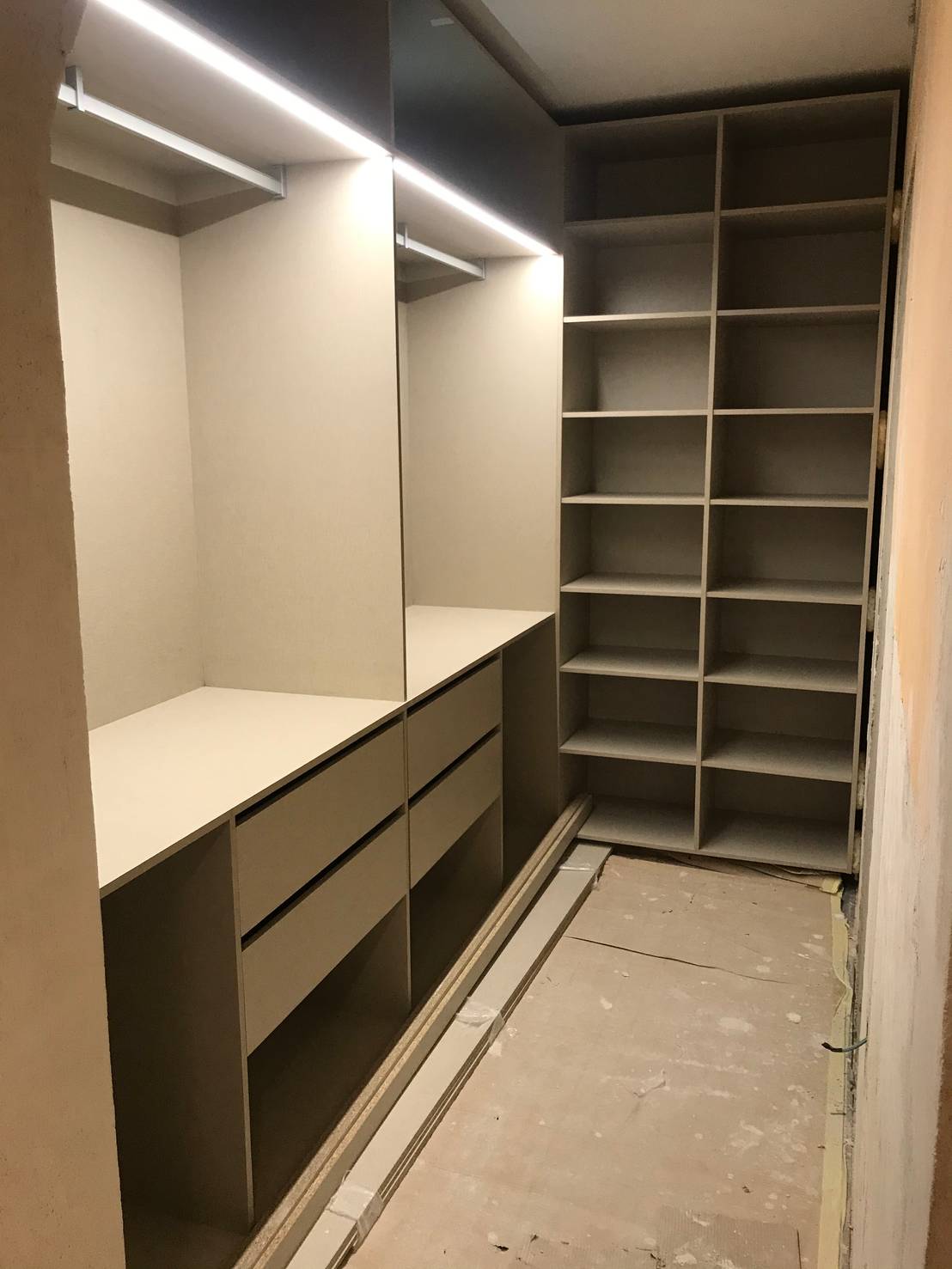 Fabricación y instalación de vestidor abierto con iluminacion led | homify