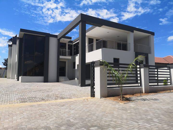 New Moders Style House 🏡 in Waterberry Estate, Polokwane homify