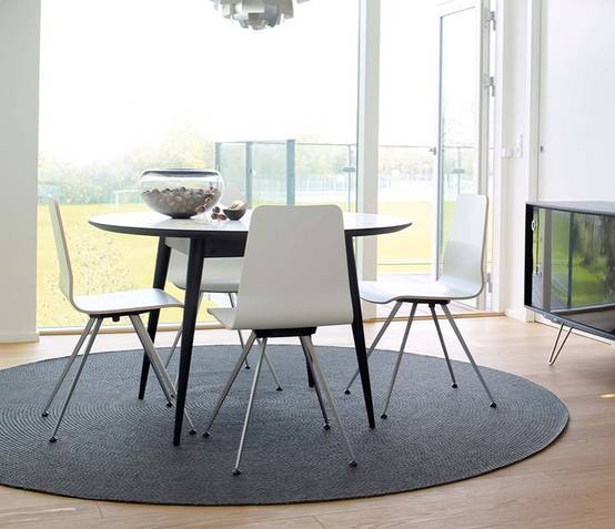 Dining Tables Round Or Rectangular, Do Round Or Rectangular Tables Take Up