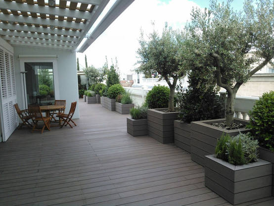 Diseño y fabricación de jardineras para patios y terrazas en Madrid