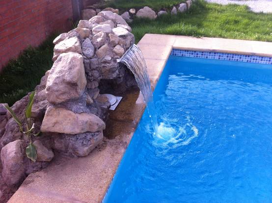 Cómo construir una gran piscina en el patio antes de que llegue el