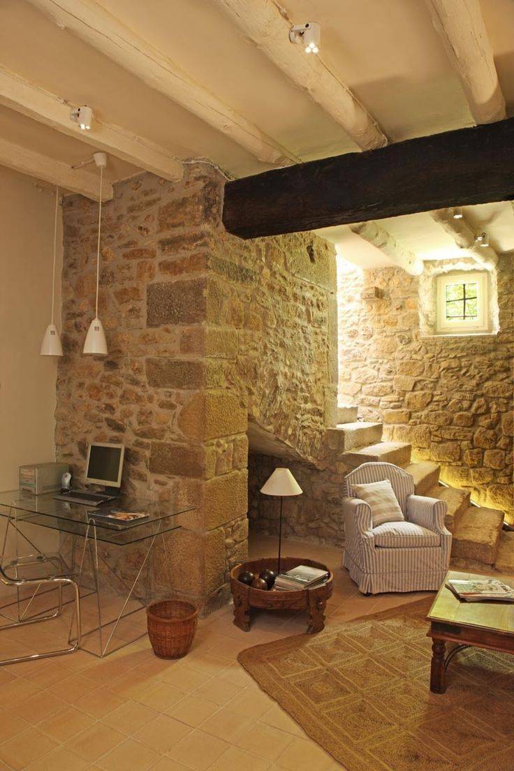 Une maison de campagne moderne en Espagne