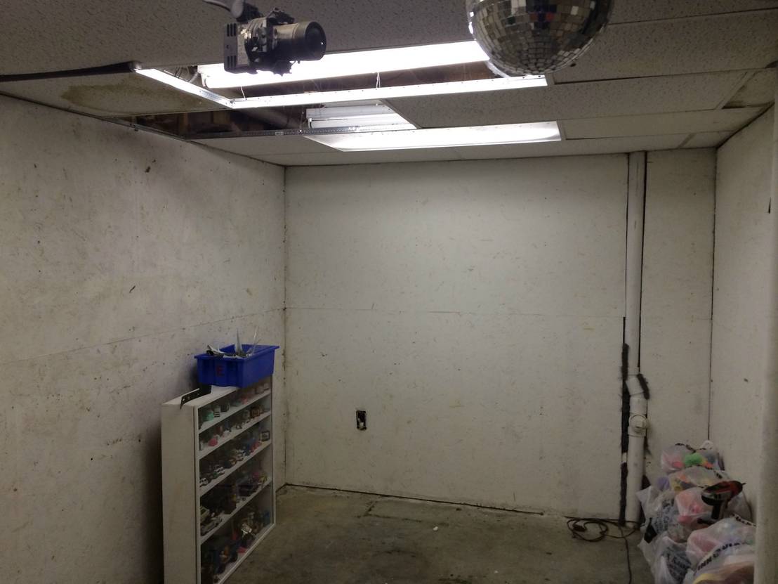 Doe het zelf: met maar €87 van trieste kelder tot rustieke man cave