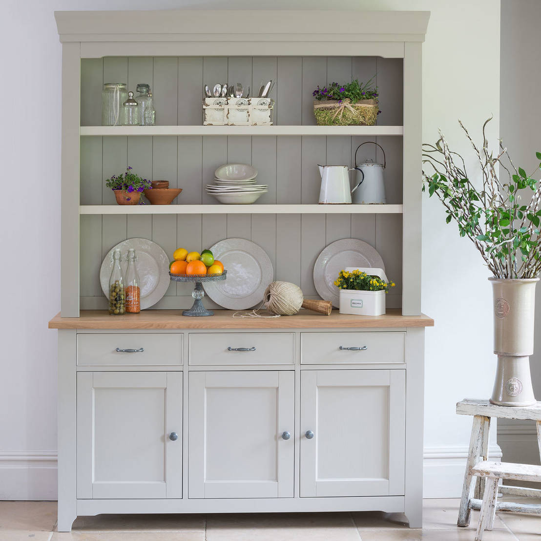 8 country style sideboards and