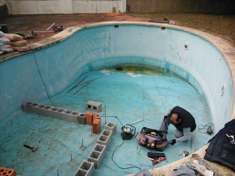 A swimming pool goes from gross to