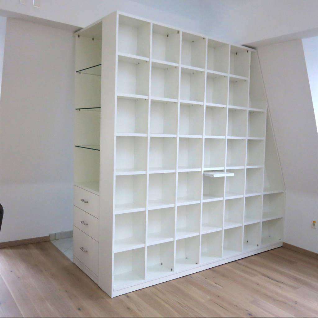 Regalwand als raumtrenner modern von schrankwerk.de,modern