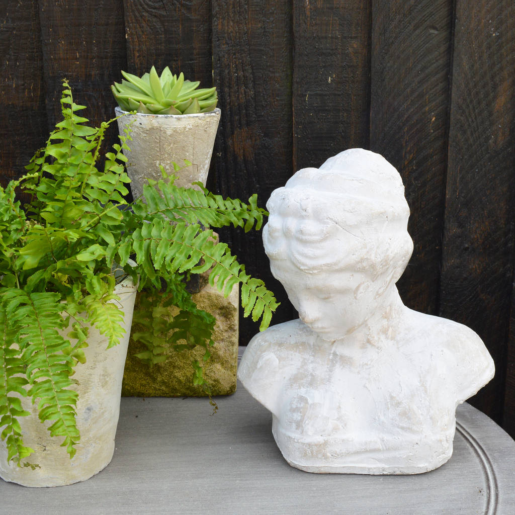 Stone garden bust—miafleur homify