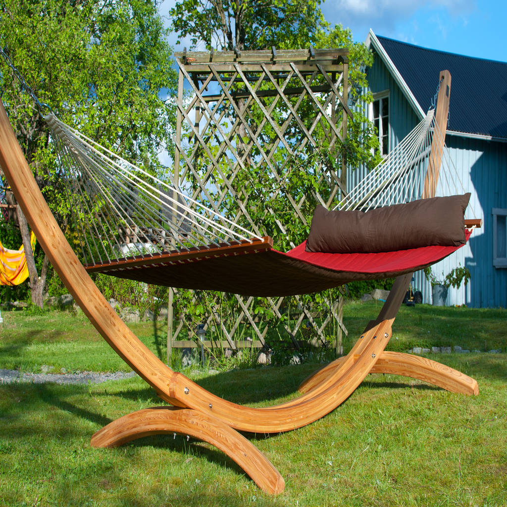 Brown and red double padded hammock with spreader bars emilyhannah ltd garden furniture | homify