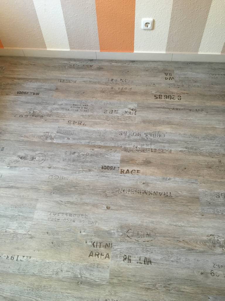 Klick Vinylboden In Vorhander Kuche Von Bodenheld24 Homify