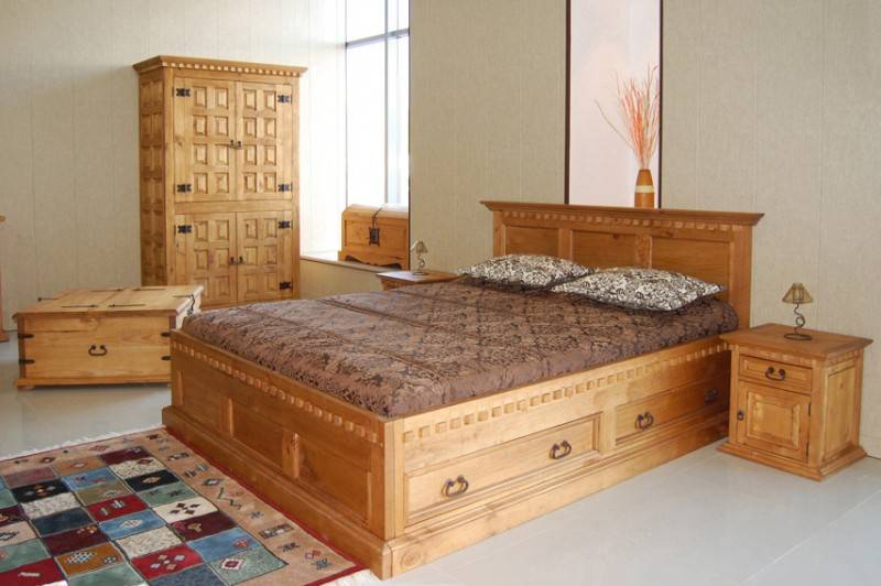 Bett Hacienda Pinie Massiv Holz Moebel Schlafzimmer Doppelbett Von Moebelkultura De Kolonial Hanf Jute Lila Violett Homify