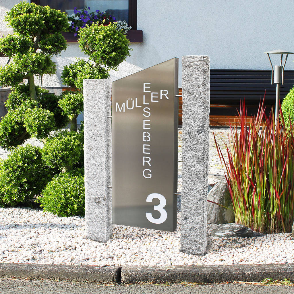 Led stele / säule “storto” beleuchtet mit individuellem schriftzug