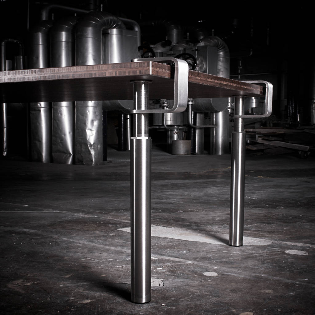 Table legs clamp. create your own design table! modern door bloomming, modern metaal homify