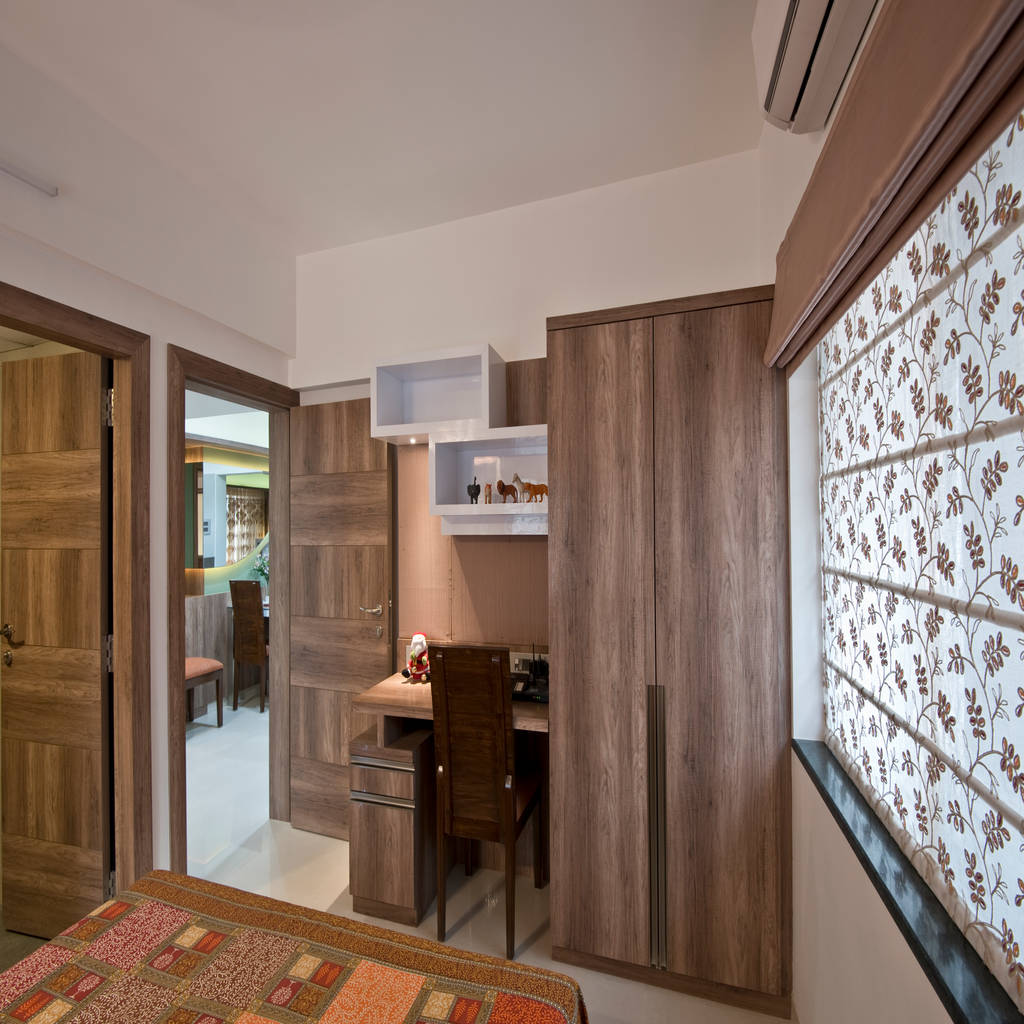 Study table with overhead storage & wardrobe homify