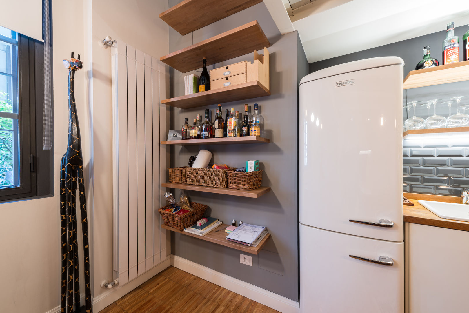 رفوف المطبخ: ما هي الخيارات والفوائد | homify