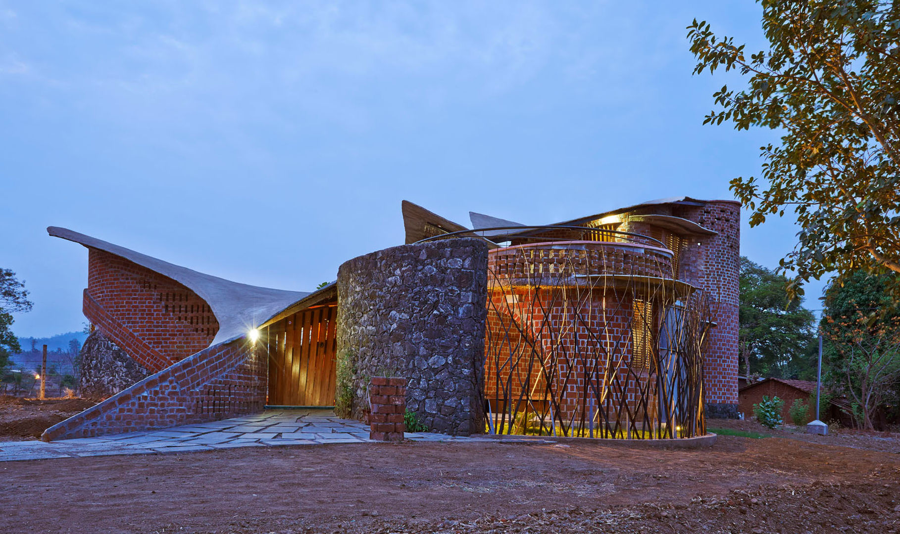 homify 360° Das Brick House homify