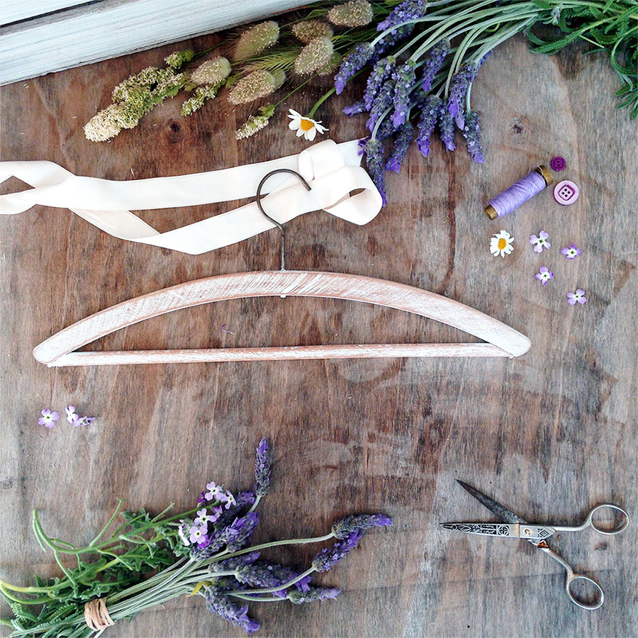 DIY projects: a pretty bathroom hanger | homify