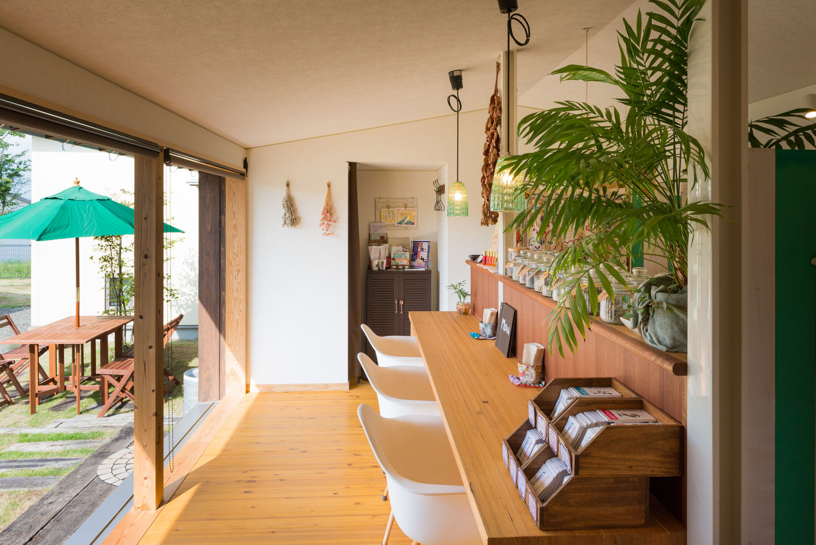 夢を叶える小さなカフェ。カフェ兼用住宅リノベーション | homify
