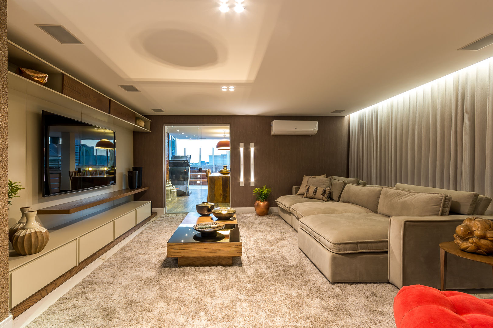 Living room: saiba o que é e veja 35 ideias incríveis para esse