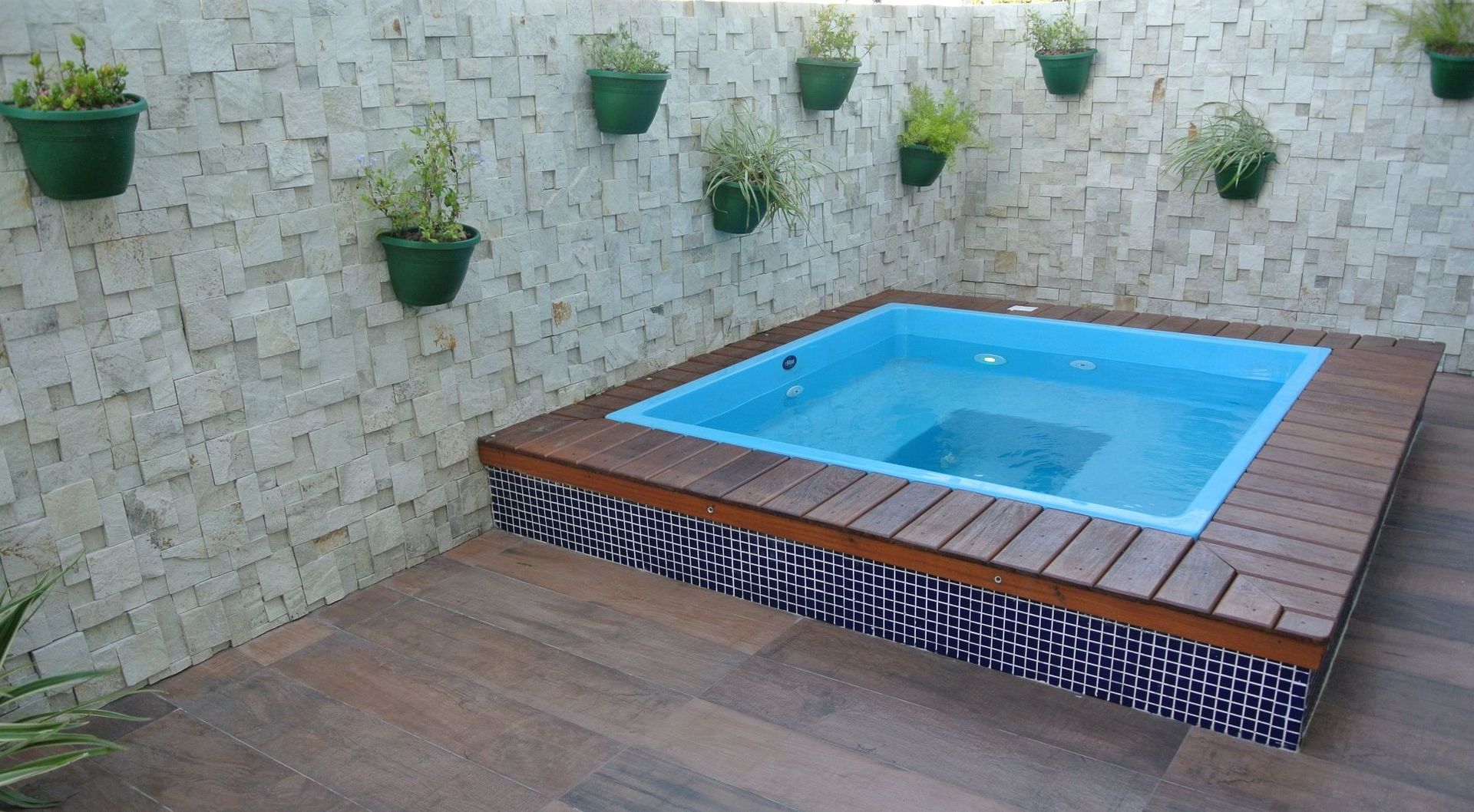10 bañeras de hidromasajes en casas de campo modernas. - PISCINAS CASA