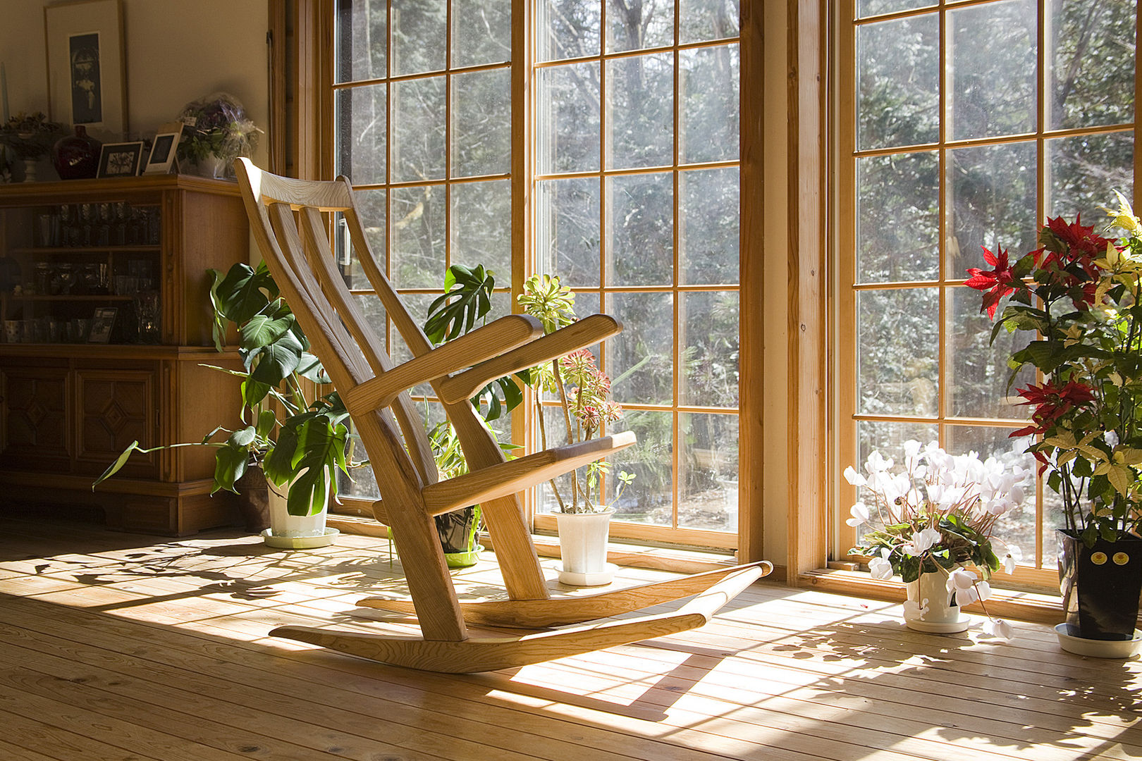 ロッキングチェアー 12万円くらいのものです。