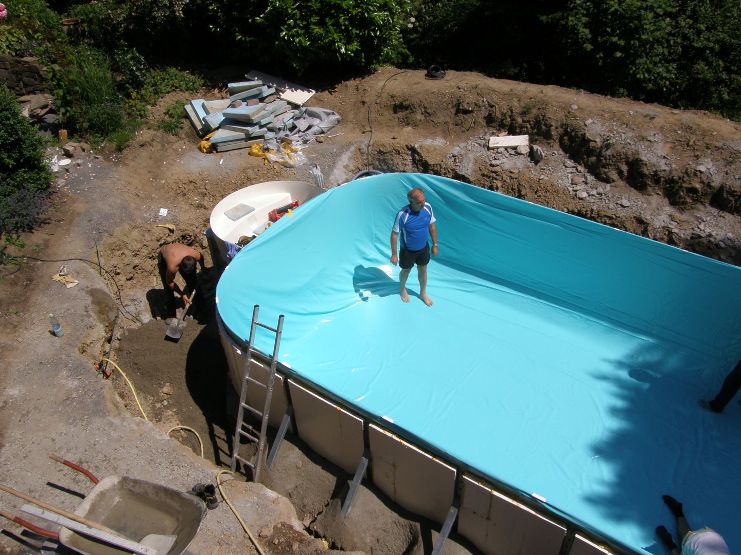 How to build a pool in 9 easy steps (on a budget!) | homify
