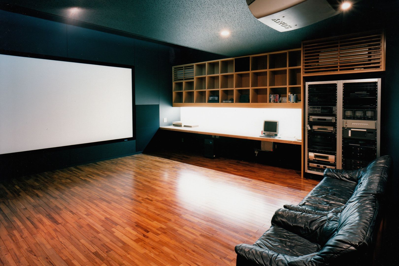 〝かっこいい部屋〟を極めた男の籠り部屋 | homify