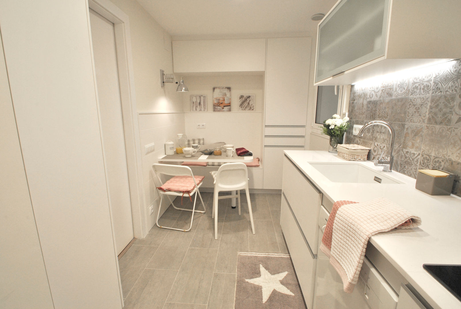 El diseño de una cocina con office en Barcelona | homify