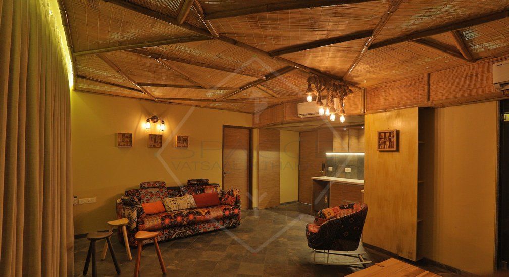 Design ideas from a studio apartment by interior architects in Surat ...