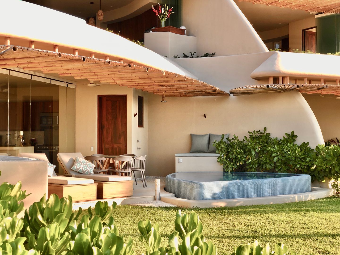 7 Albercas Pequeñas que Puedes Acomodar Perfectamente en tu Patio | homify