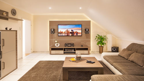 So Wird Aus Dem Wohnzimmer Ein Kleines Heimkino Homify Homify