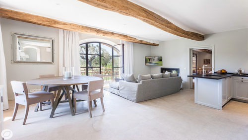 Les Rideaux Doivent Ils Toucher Le Sol A Faire Ou A Eviter 6 Conseils Pour Poser Ses Rideaux Homify