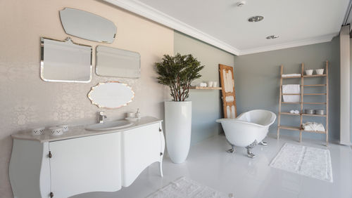 10 Facons D Eclairer Une Petite Salle De Bain Sans Fenetres