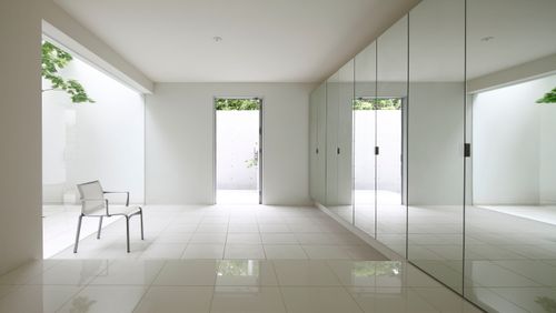 鏡で印象的な空間造り Homify 鏡で印象的な空間造り Homify