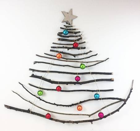 木の枝を使ったクリスマスツリー風デコレーション Homify