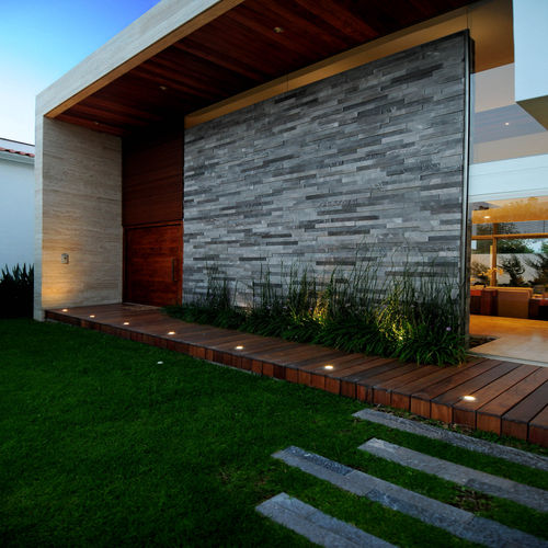 10 ideas modernas para recubrir la fachada de tu casa | homify