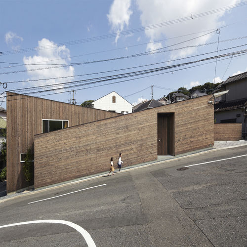 斜面の敷地を生かした家5軒 Homify Homify