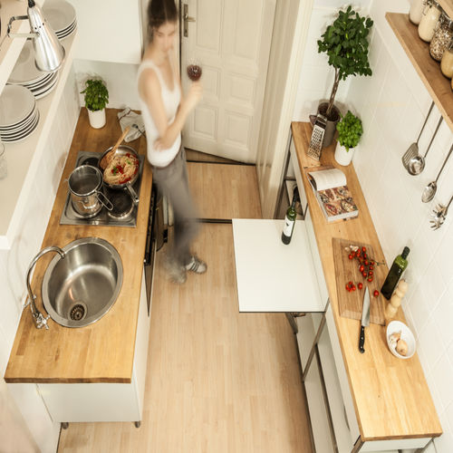 コンパクトさを楽しもう 狭いキッチンの工夫 Homify コンパクトさを楽しもう 狭いキッチンの工夫 Homify
