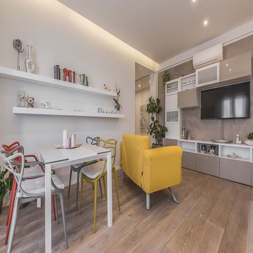 13 Small Living Rooms With Good Tv Placement Ideas Homify Create a minimalist space for two with these tips from a real couple who changed the way they live by starting small. 13 small living rooms with good tv