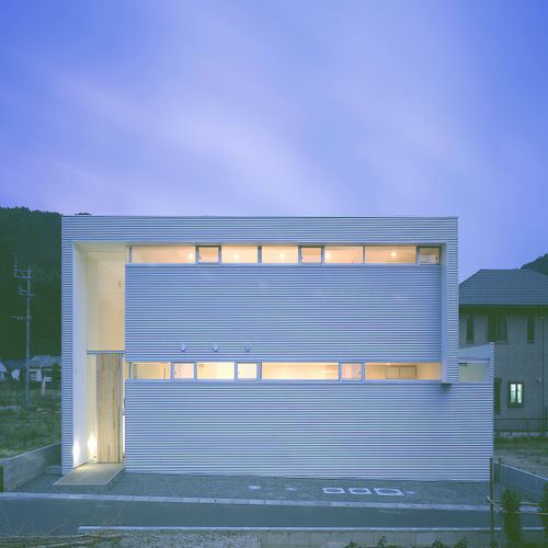 倉庫のような外観だけど中はとってもスタイリッシュな家 Homify