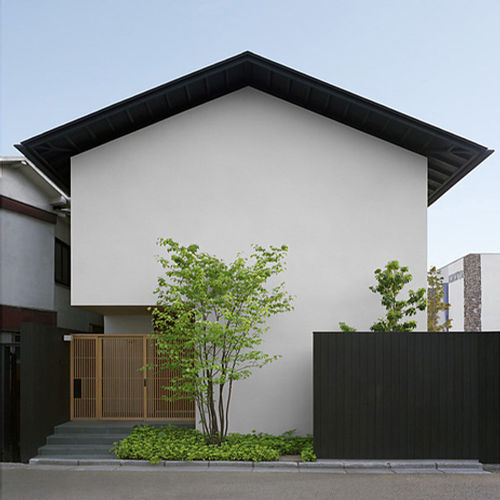 歴史を継承する蔵のような佇まいの家 Homify 歴史を継承する蔵のような佇まいの家 Homify