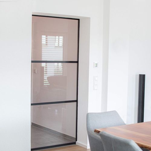 Porte scorrevoli e in vetro: la soluzione preferita dagli interior designer  per creare spazi flessibili